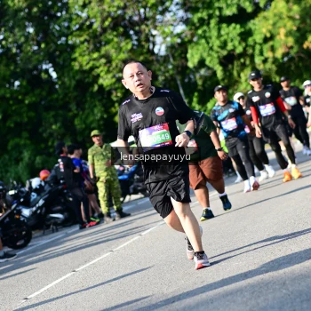 Runner Photo 4144636