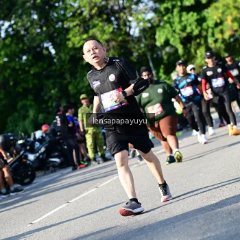 Runner Photo 4144637