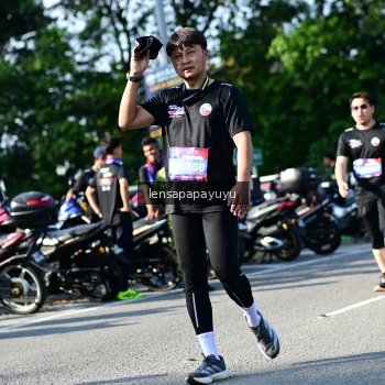 Runner Photo 4144767