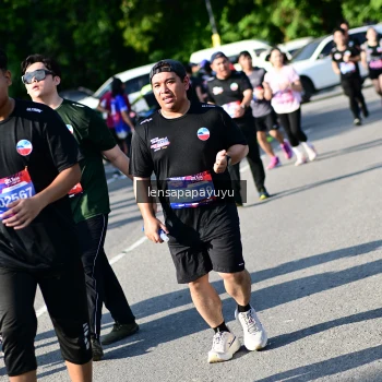 Runner Photo 4145370