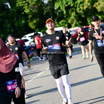 Runner Photo 4145440