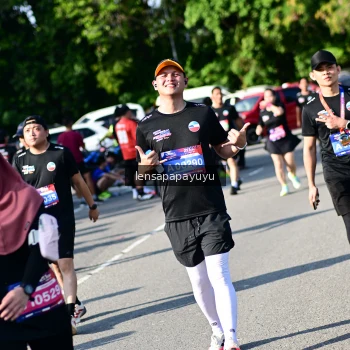 Runner Photo 4145447