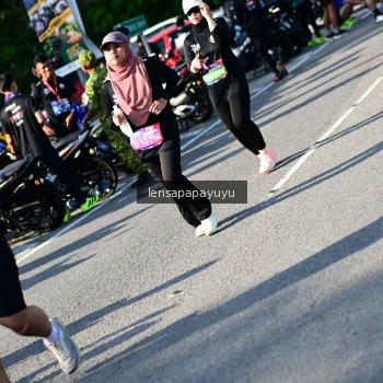 Runner Photo 4145640