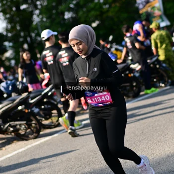 Runner Photo 4145759