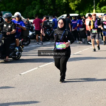 Runner Photo 4145857