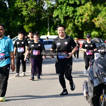 Runner Photo 4146011