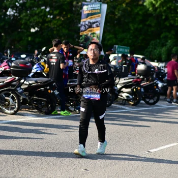 Runner Photo 4146039