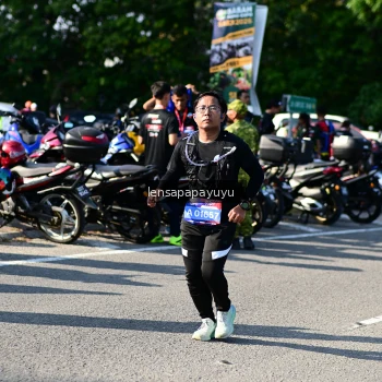Runner Photo 4146040