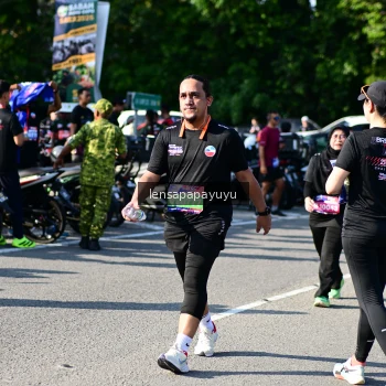 Runner Photo 4146064