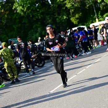 Runner Photo 4146143
