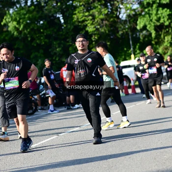Runner Photo 4146455