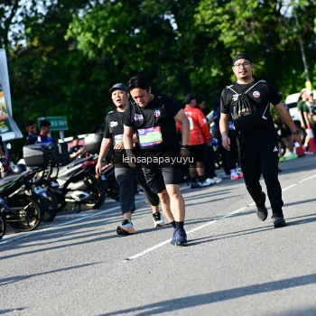 Runner Photo 4146465