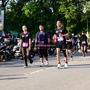 Runner Photo 4146592