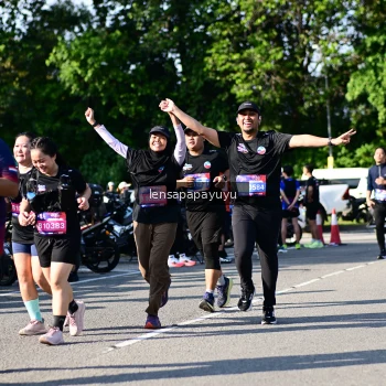 Runner Photo 4146615