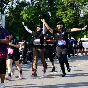 Runner Photo 4146630