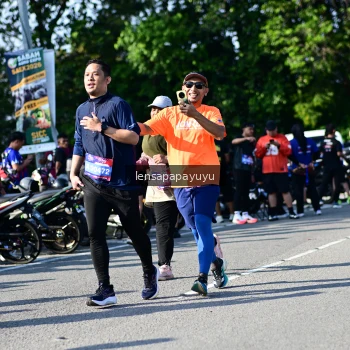 Runner Photo 4146674