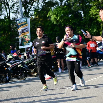 Runner Photo 4146755