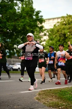 Runner Photo 4147367