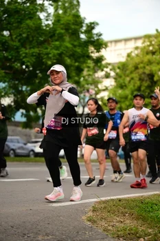 Runner Photo 4147393