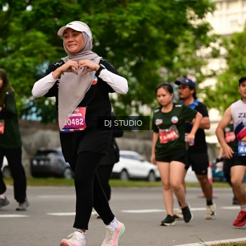 Runner Photo 4147398