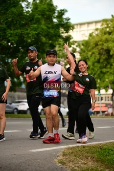 Runner Photo 4147420