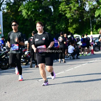 Runner Photo 4147480