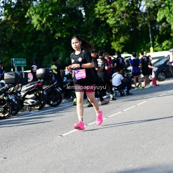 Runner Photo 4147494