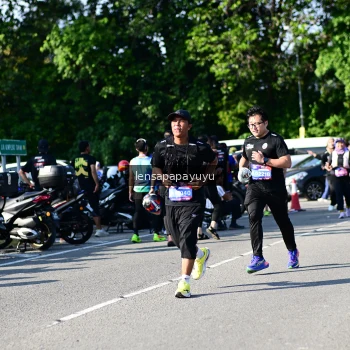 Runner Photo 4147495