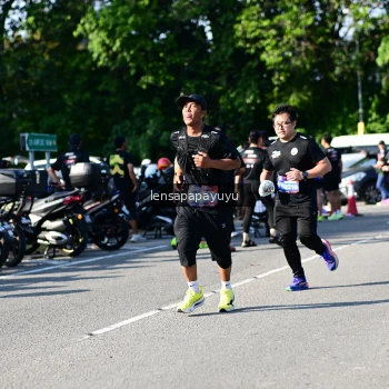 Runner Photo 4147498