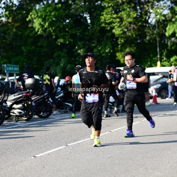 Runner Photo 4147509