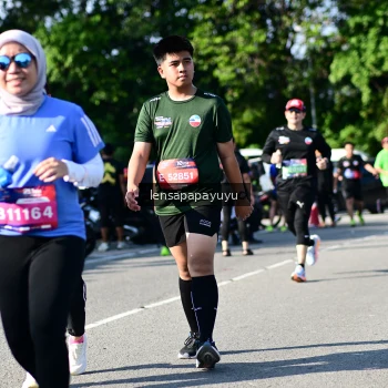 Runner Photo 4147601