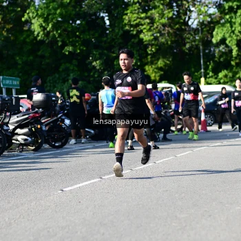 Runner Photo 4147618