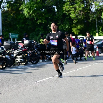 Runner Photo 4147627