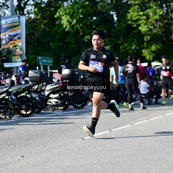 Runner Photo 4147644