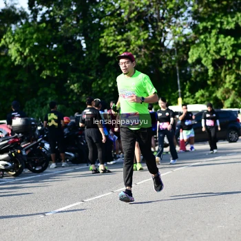Runner Photo 4147653