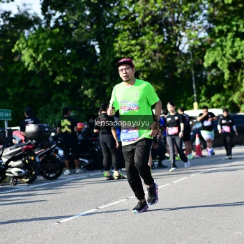Runner Photo 4147656