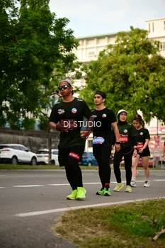 Runner Photo 4147707