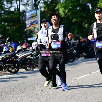 Runner Photo 4147776