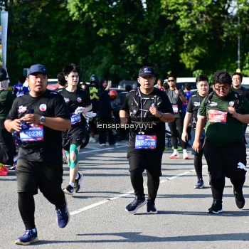 Runner Photo 4147856