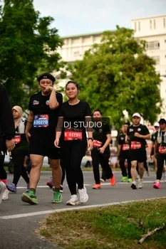 Runner Photo 4147860