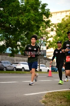Runner Photo 4147865