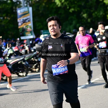 Runner Photo 4147900