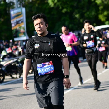 Runner Photo 4147902