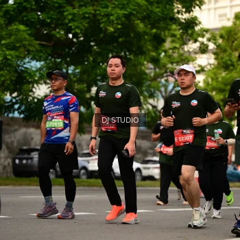 Runner Photo 4147904