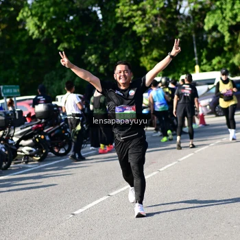 Runner Photo 4147993