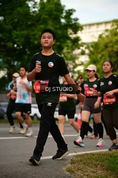 Runner Photo 4148692