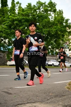 Runner Photo 4149095