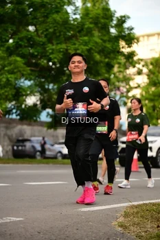 Runner Photo 4149402