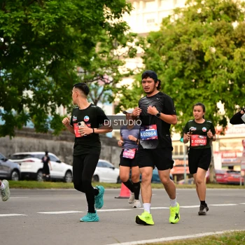 Runner Photo 4149557