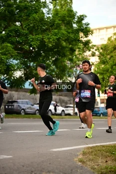 Runner Photo 4149573